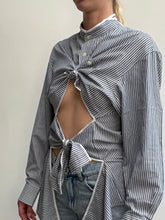 Load image into Gallery viewer, SLASHED BLOUSE / 2