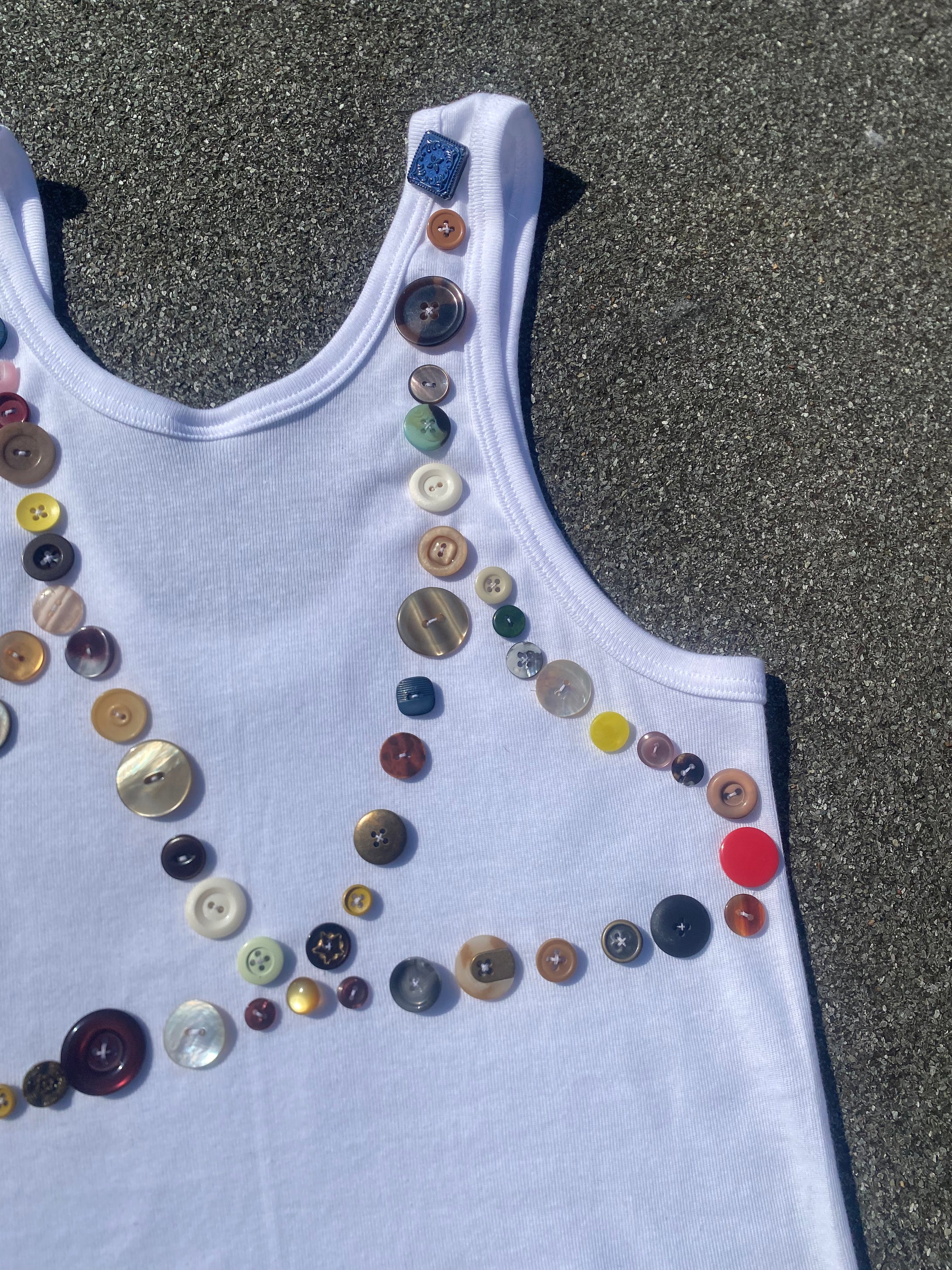 The buttonbra tank top