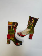 Load image into Gallery viewer, Rare boots by artist:  Mondo Albion
