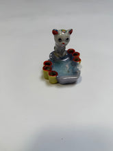 Load image into Gallery viewer, Vintage Japanese Cigarette holder
